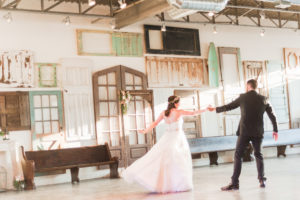 Bride and groom dancing. From blogs - Wedding Stories.